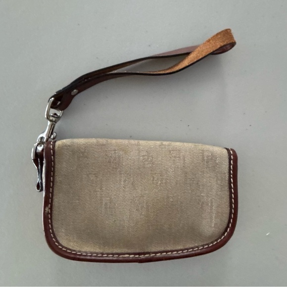 VINTAGE Dooney & Bourke | classic D&B logo wristlet. - Picture 2 of 12